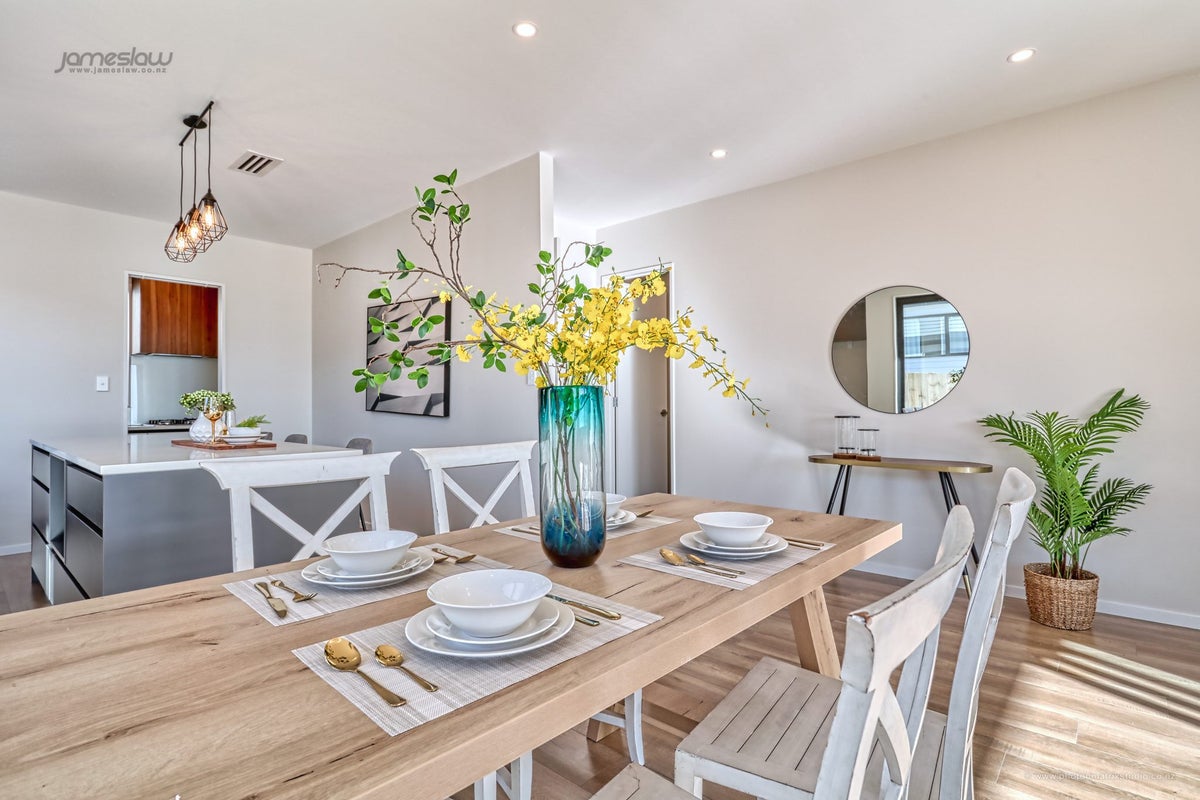 11 Keiha Crescent, Massey, Auckland - Carousel 2