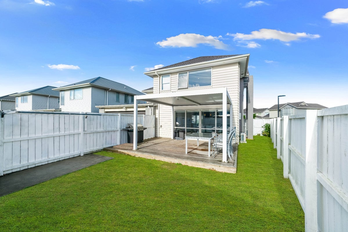 10 Kauri Heart Avenue, Takanini, Auckland - Carousel 1
