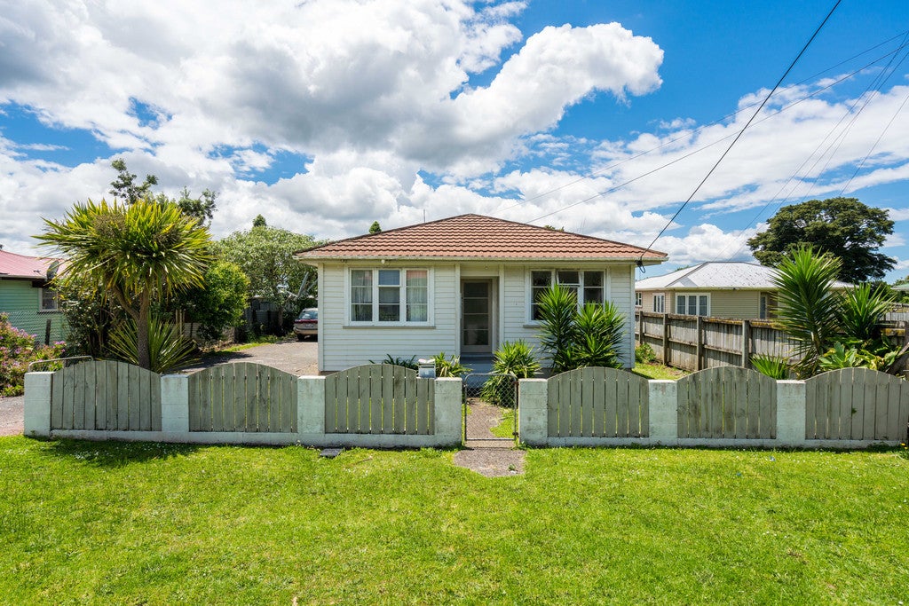 6 Pukemiro Road, Kamo, Whangarei - Carousel 1
