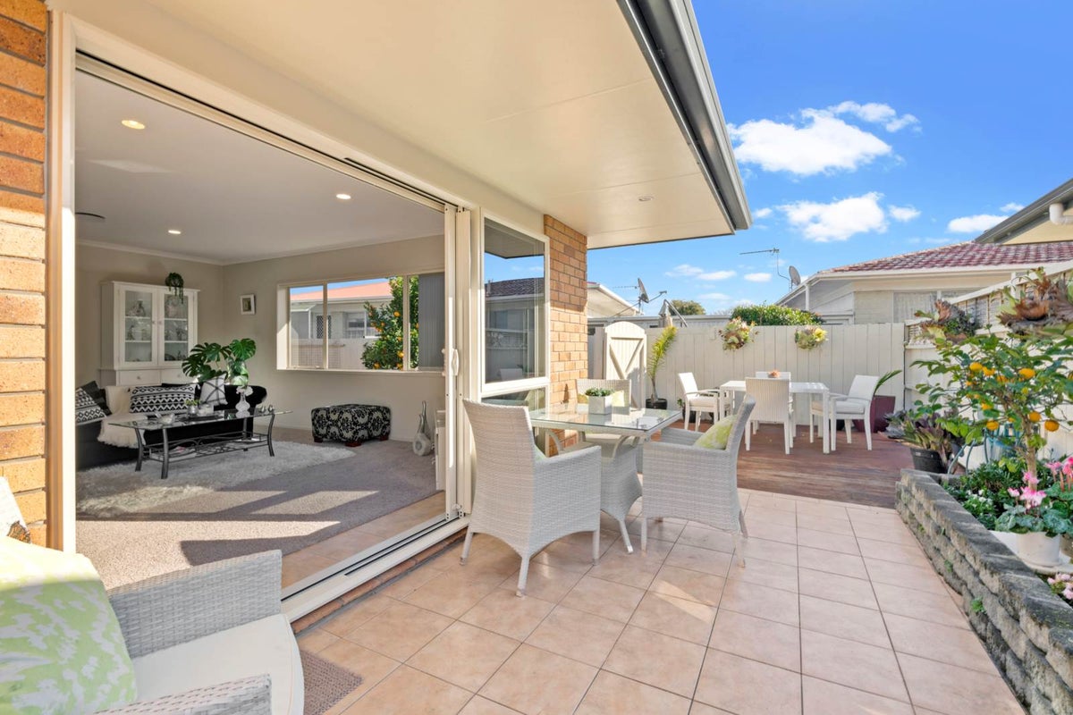 75 Florence Avenue, Orewa, Orewa - Carousel 2