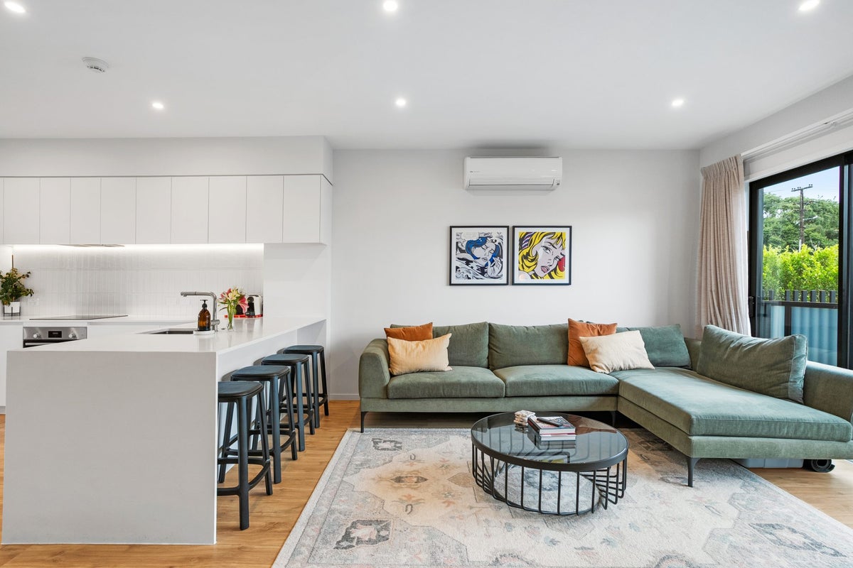 2D Grant Street, Mount Albert, Auckland - Carousel 2