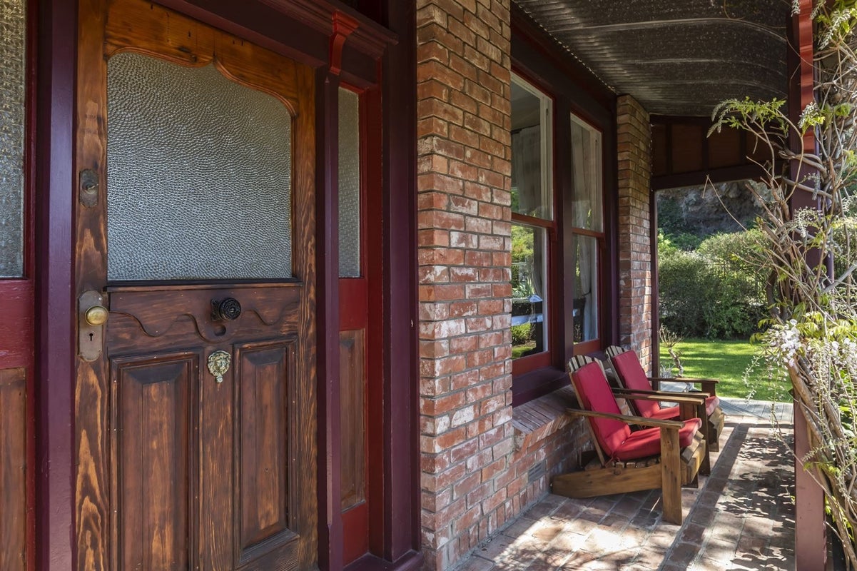 2 Denman Street, Sumner, Christchurch - Carousel 25