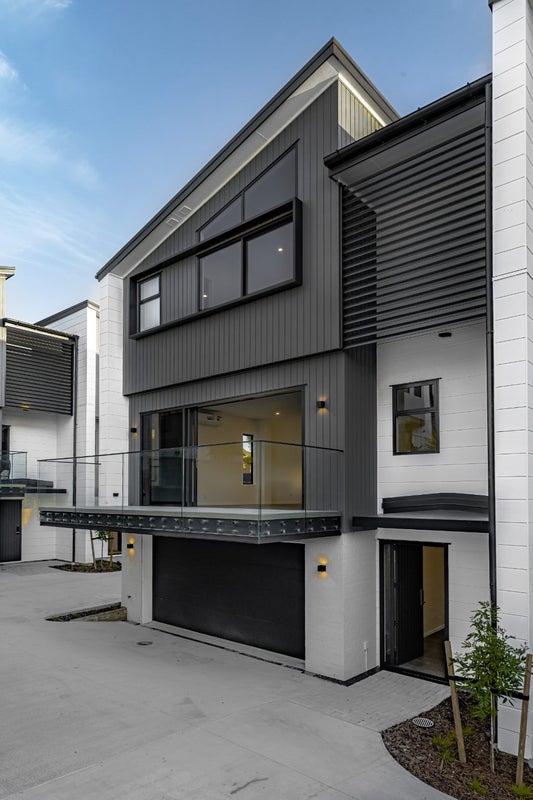 4 Stockade View Lane, Howick, Auckland - Carousel 2