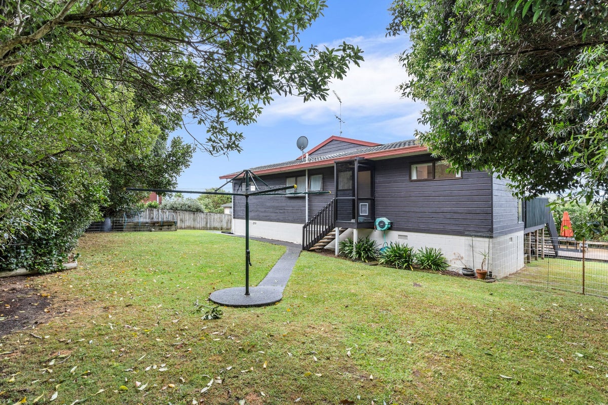 5 Hassan Drive, Massey, Auckland - Carousel 2
