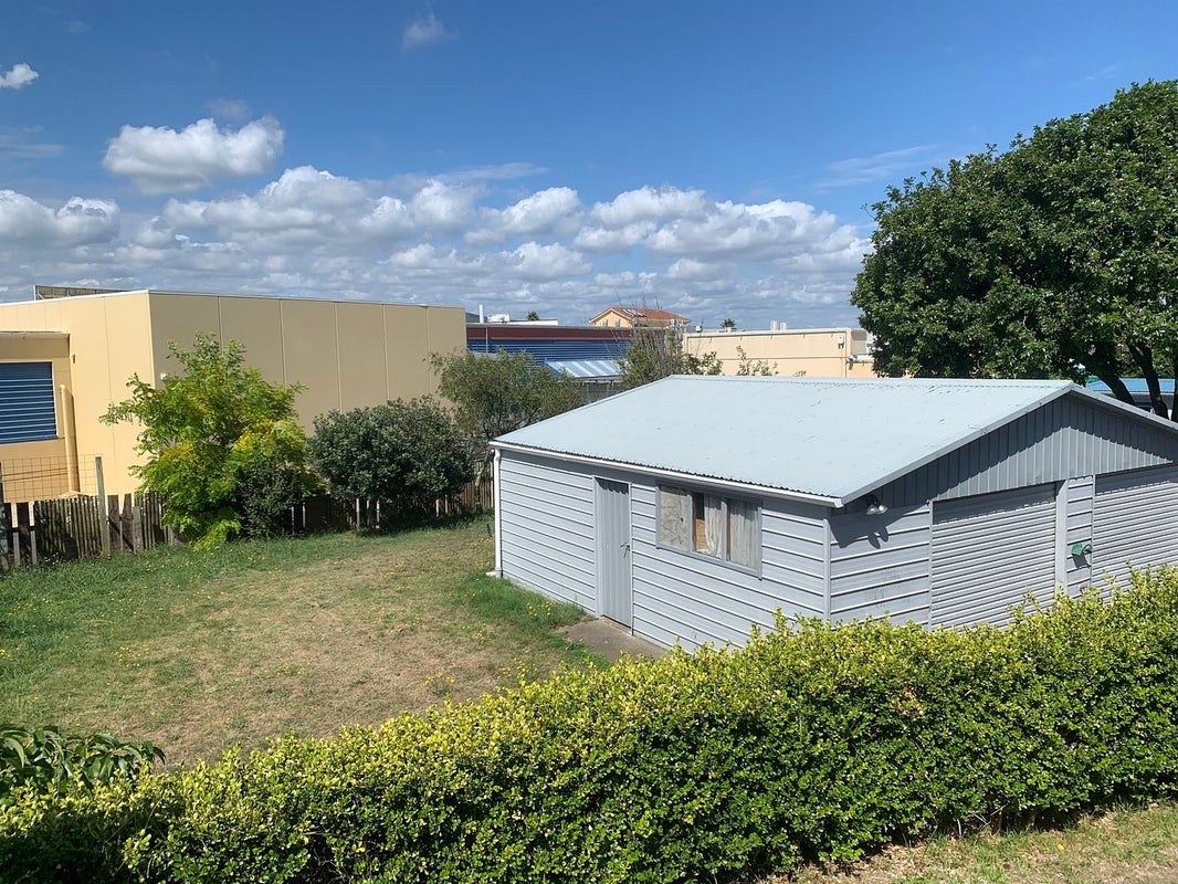 15 Percy Road, Papamoa Beach, Papamoa - Carousel 1