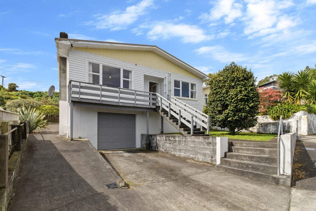 111 Mangorei Road, Merrilands, New Plymouth - Carousel 1