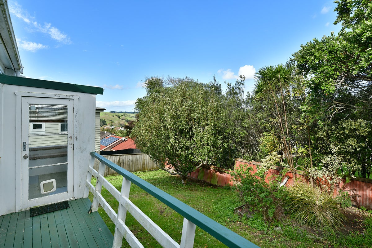 2/54 Garfield Road, Helensville, Auckland - Carousel 2