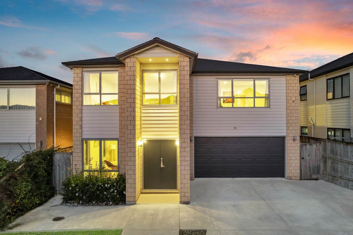 10  Fong Road, Flat Bush, Manukau City, Auckland - Carousel 1
