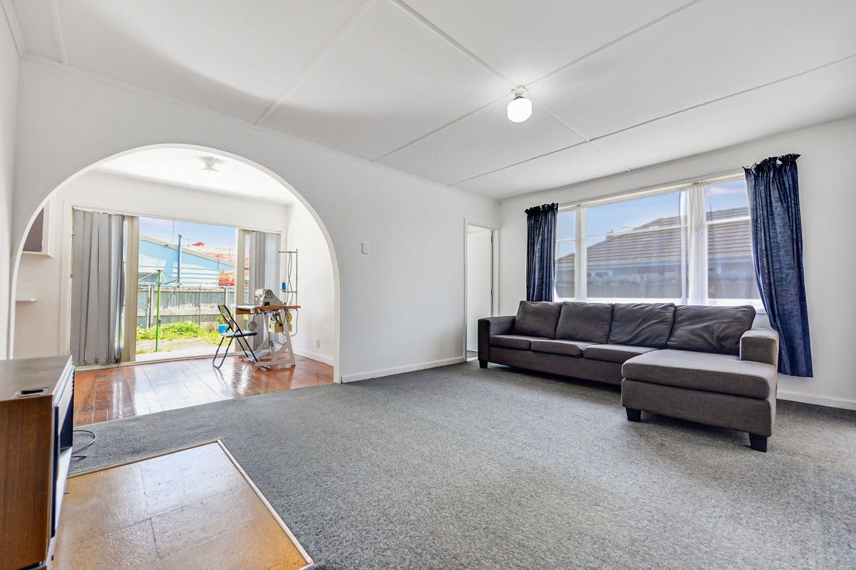 10 Paterson Street, Frankton, Hamilton - Carousel 2