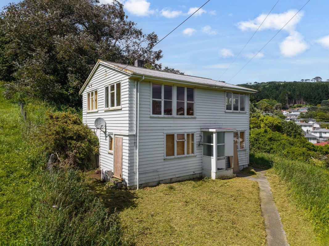 37 Durham Street, Cannons Creek, Porirua - Carousel 1