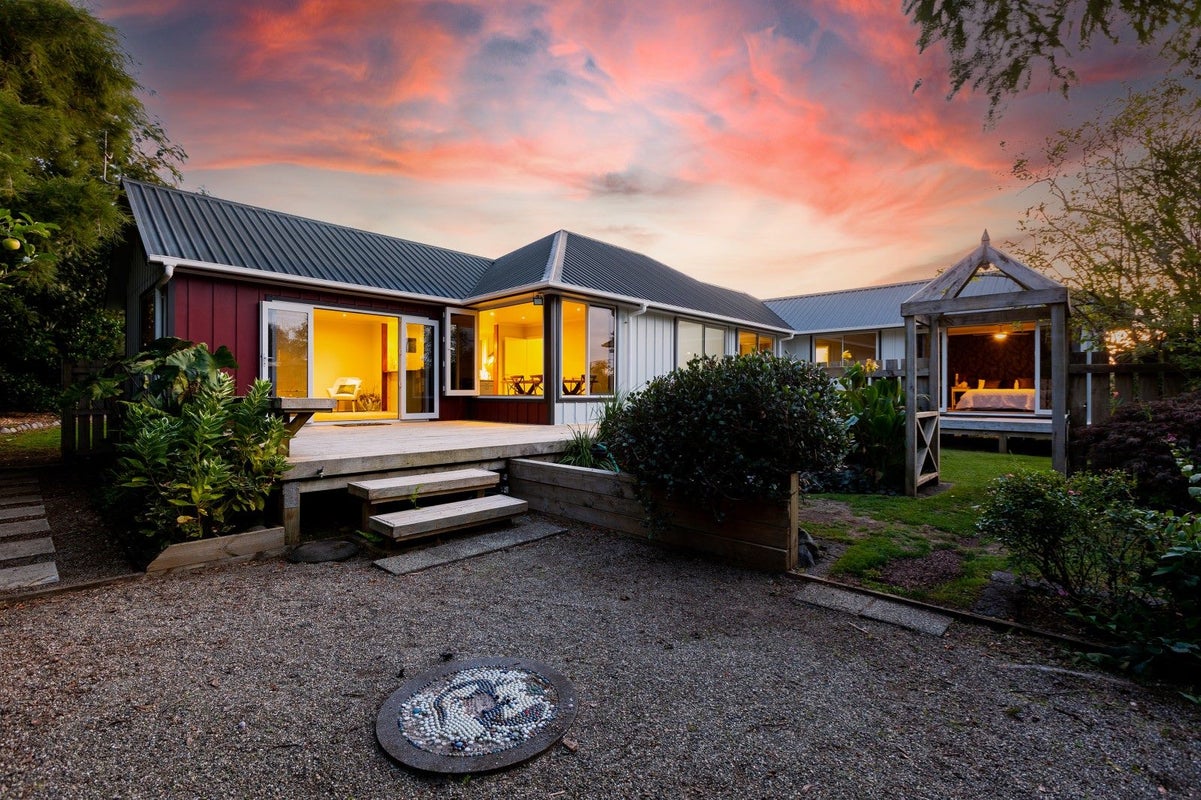 53A Lismore Street, Merrilands, New Plymouth - Carousel 2