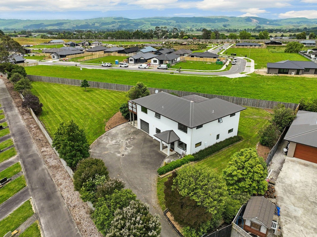 94 James Line, Kelvin Grove, Palmerston North - Carousel 36