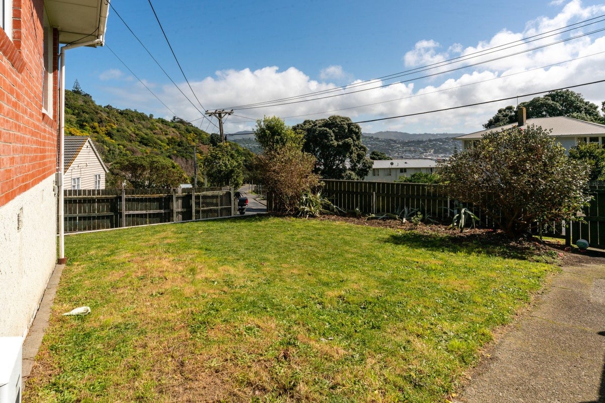 31 Tukanae Street, Strathmore Park, Wellington, Wellington - Carousel 1