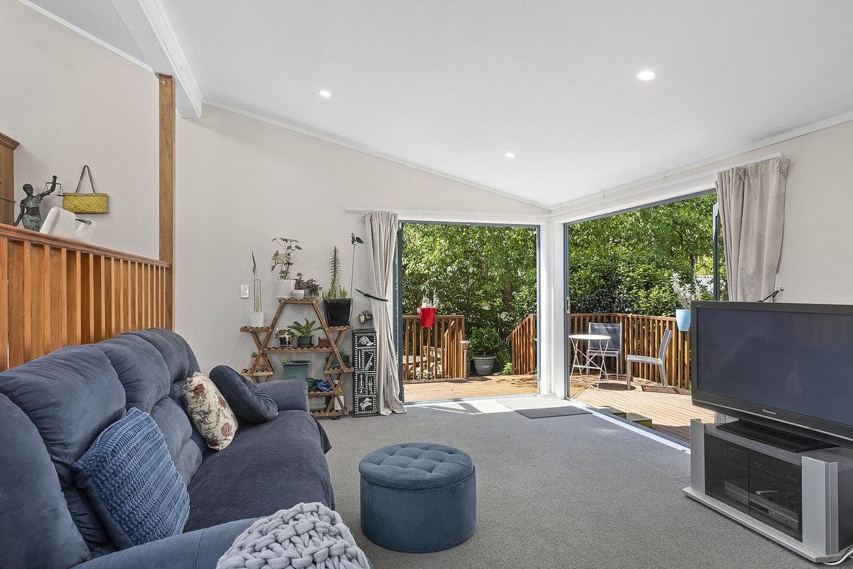 14 Charthouse Lane, Whitby, Porirua - Carousel 2