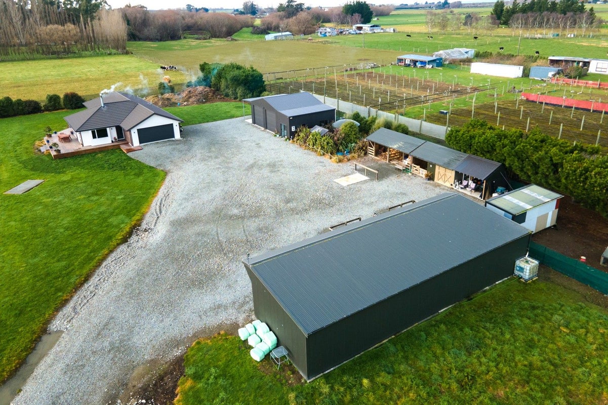 188 Orakipaoa Island Road, Milford - Carousel 1