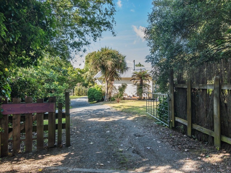 43 Dale Road, Raumati South, Paraparaumu - Carousel 1