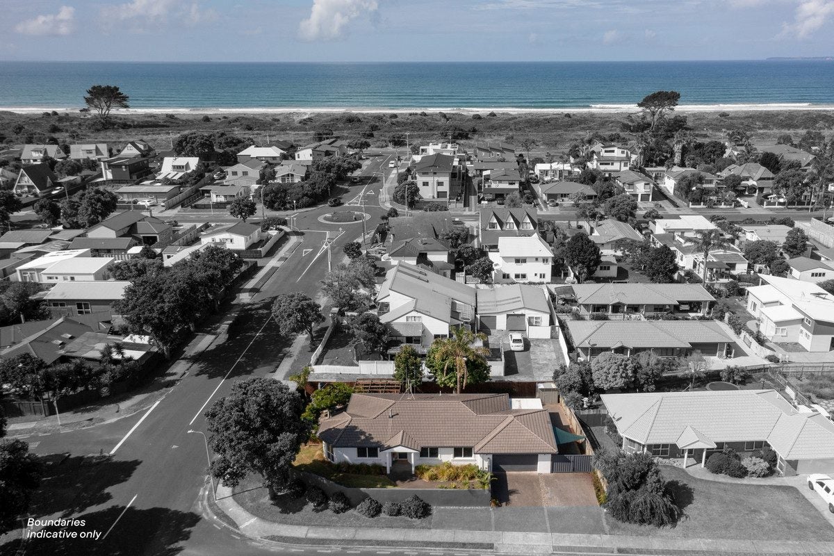 1 Webb Place, Papamoa Beach, Papamoa - Carousel 2