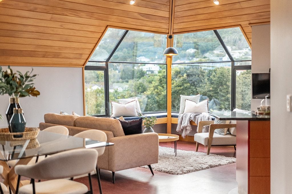 14 Madras Street, Khandallah, Wellington - Carousel 1
