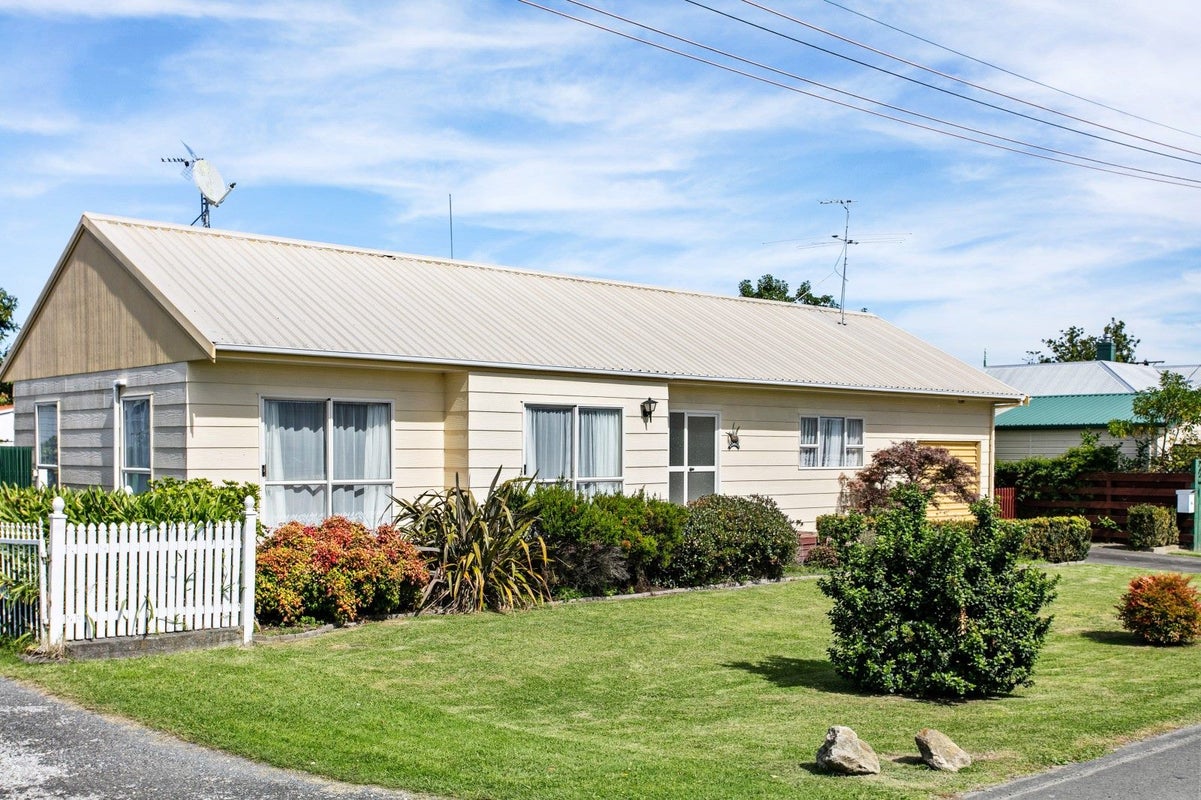 1A Domett Street, Whataupoko, Gisborne - Carousel 1