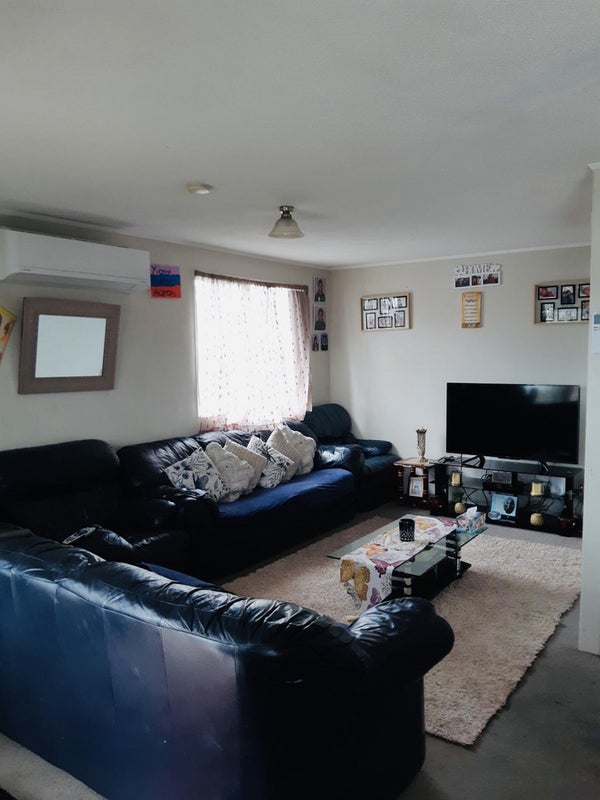 2 Sparrow Place, Weymouth, Auckland - Carousel 2
