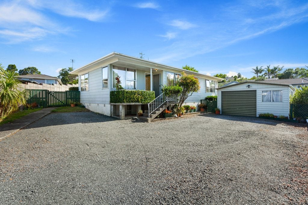 27 Clyma Place, Massey, Auckland - Carousel 2