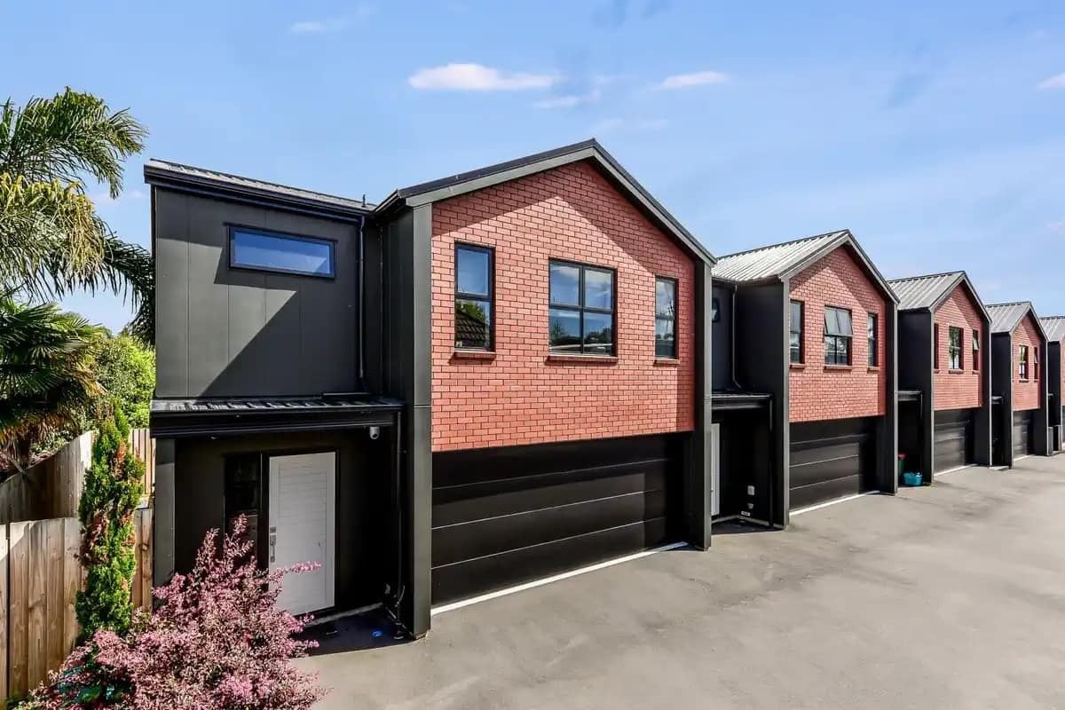 6/3 Charlemont Street, Whitiora, Hamilton - Carousel 1