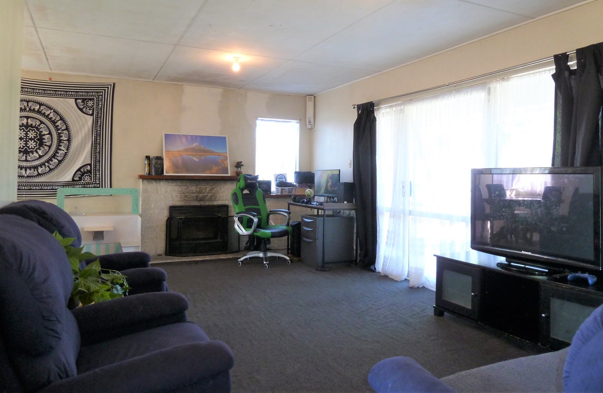3 Walton Place, Flaxmere, Hastings - Carousel 2
