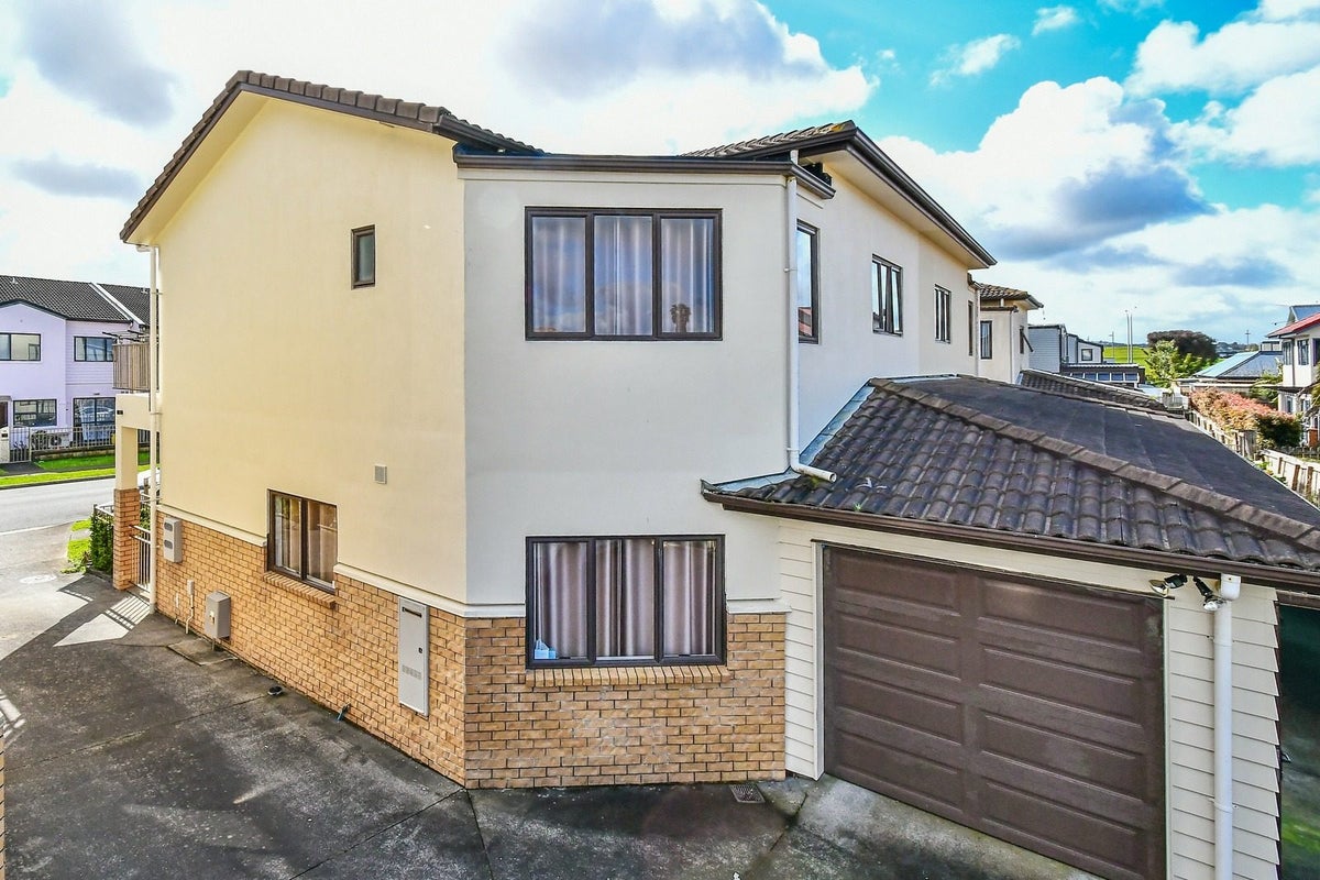 25 Triumph Road, Flat Bush, Auckland - Carousel 11