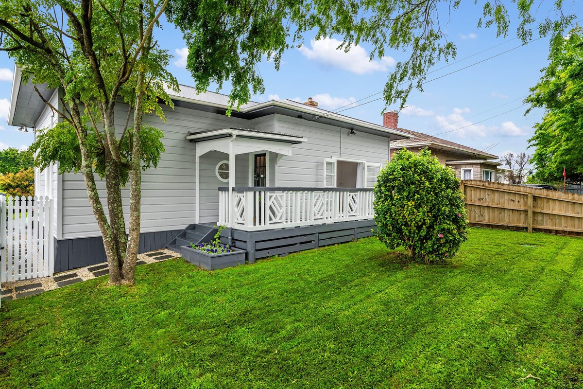 34 Lippiatt Road, Otahuhu, Auckland - Carousel 2