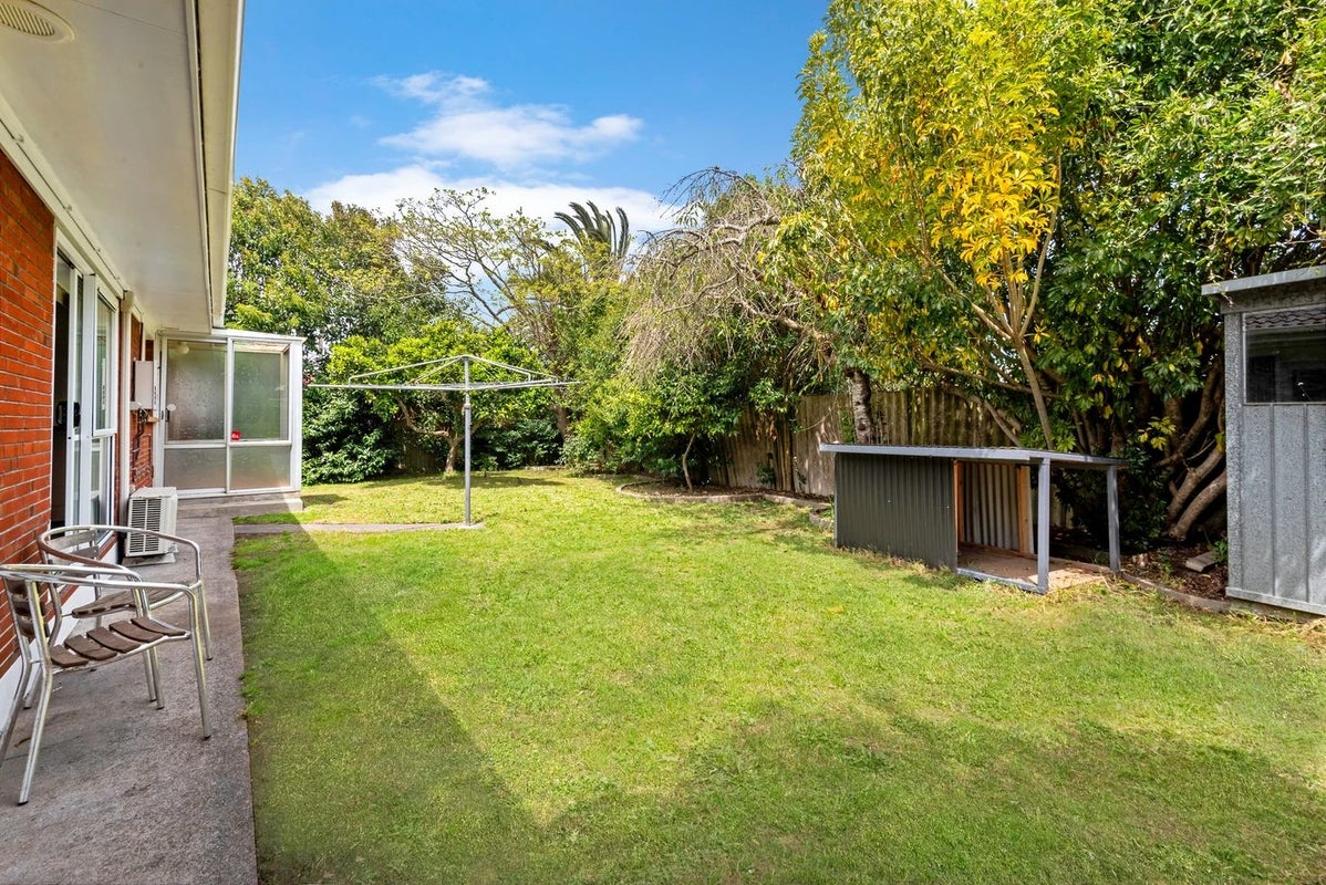2/8 Birdwood Avenue, Papatoetoe, Auckland - Carousel 2