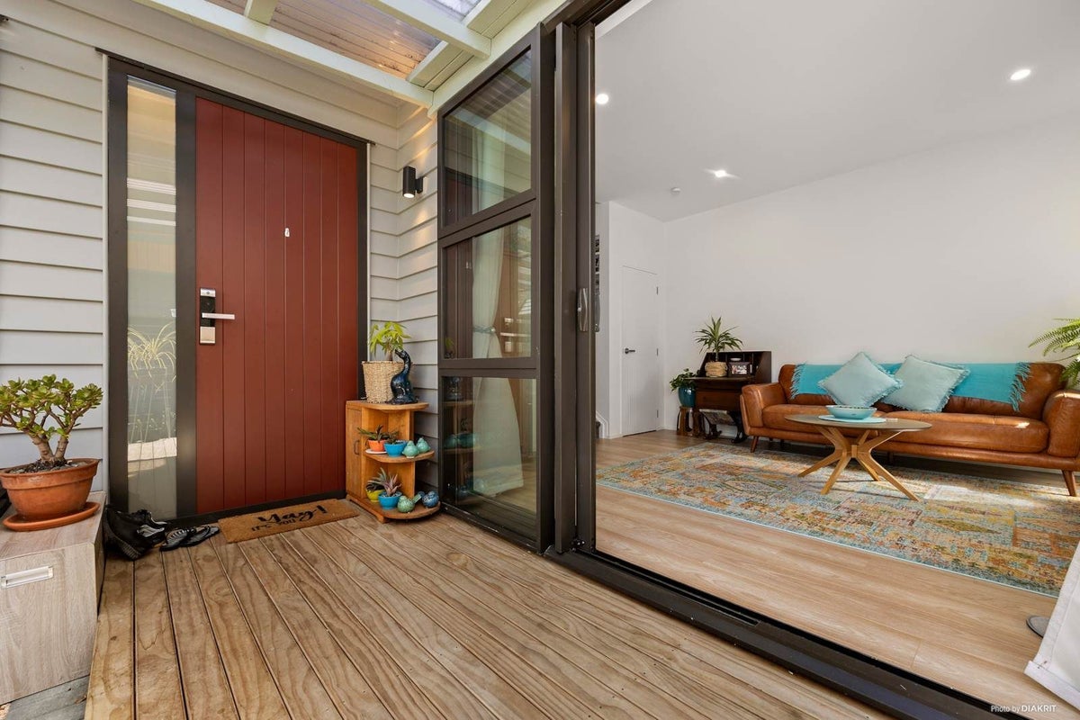 6/4 Edgerton Road, Te Atatu Peninsula, Auckland - Carousel 12