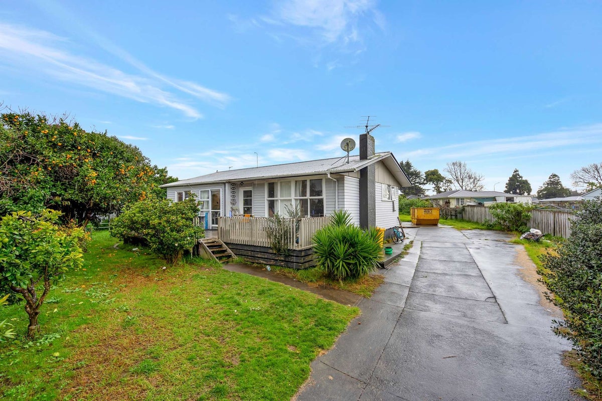 69 Friesian Drive, Mangere, Auckland - Carousel 1