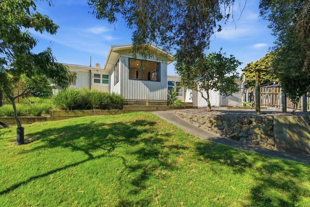 684 Papamoa Beach Road, Papamoa Beach, Tauranga, Bay Of Plenty - Carousel 2