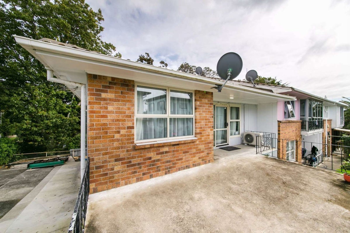 3/9 Begbie Place, Sandringham, Auckland - Carousel 1