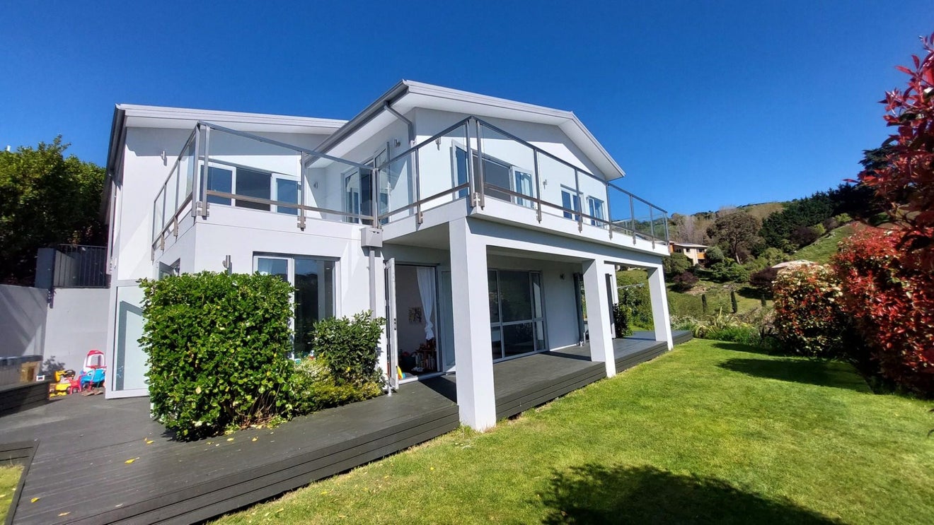 12 Mandalay Lane, Redcliffs, Christchurch - Carousel 2