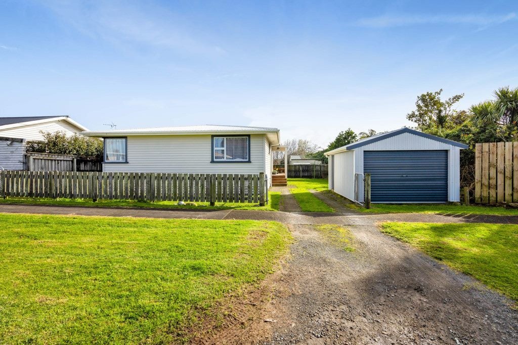 6 Brookes Terrace, Waitara, Waitara - Carousel 24