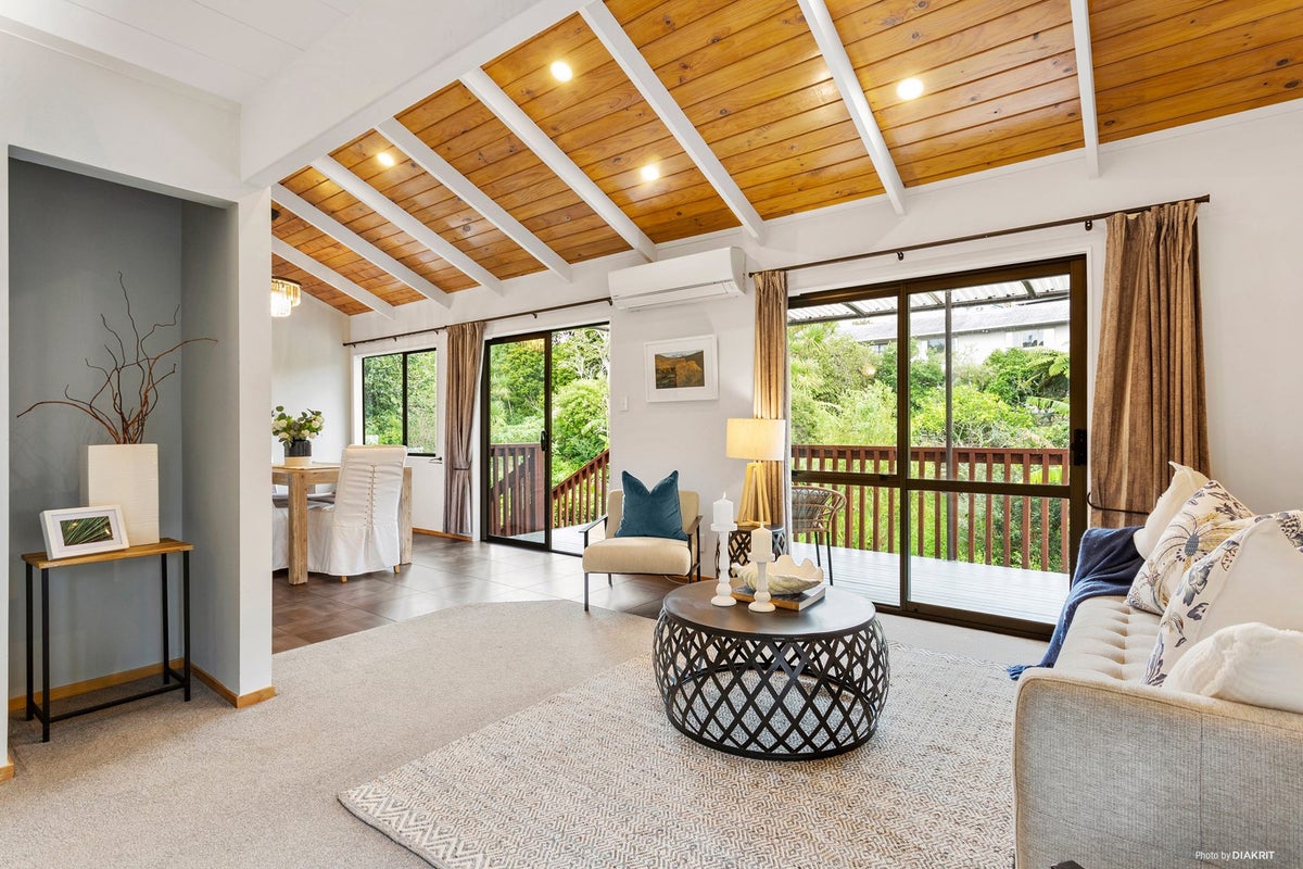 23 Tiri View Place, Waiake, Auckland - Carousel 2