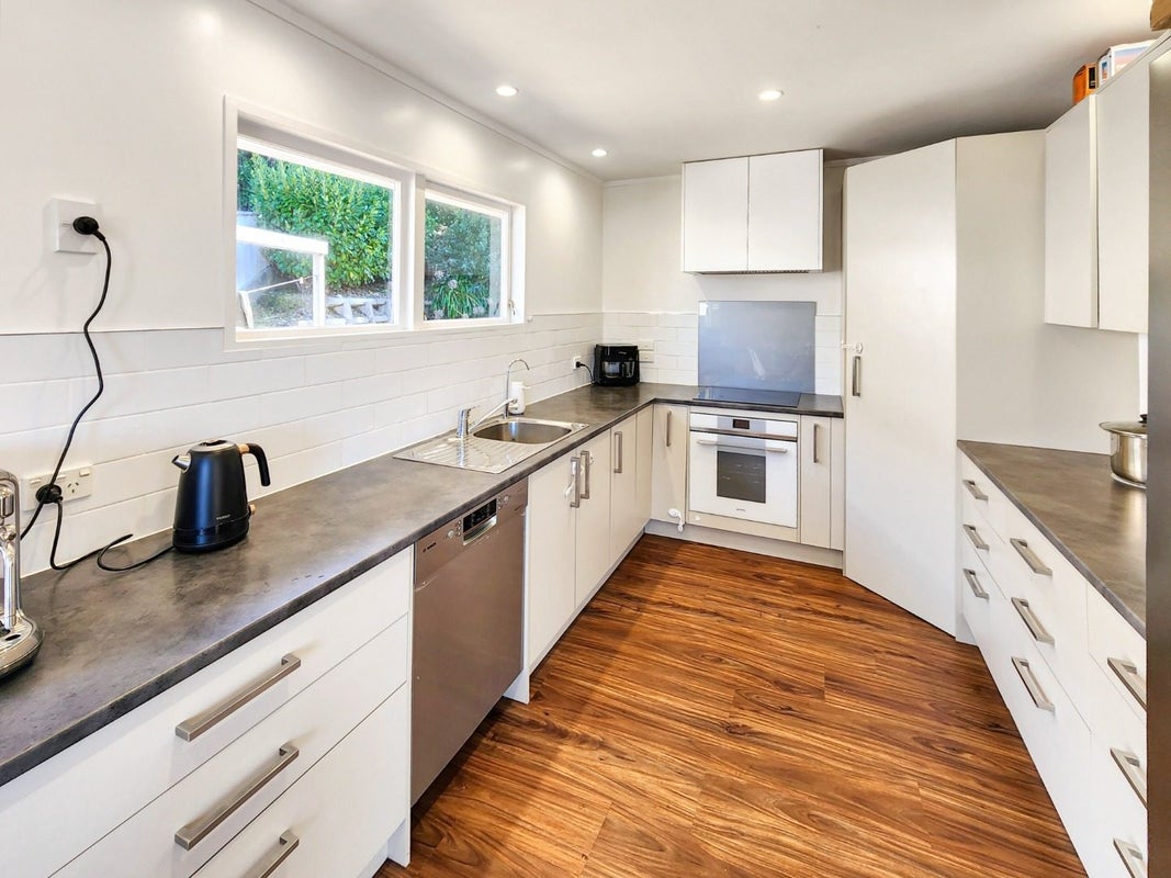 21 Gainsborough Grove, Belmont, Lower Hutt - Carousel 20