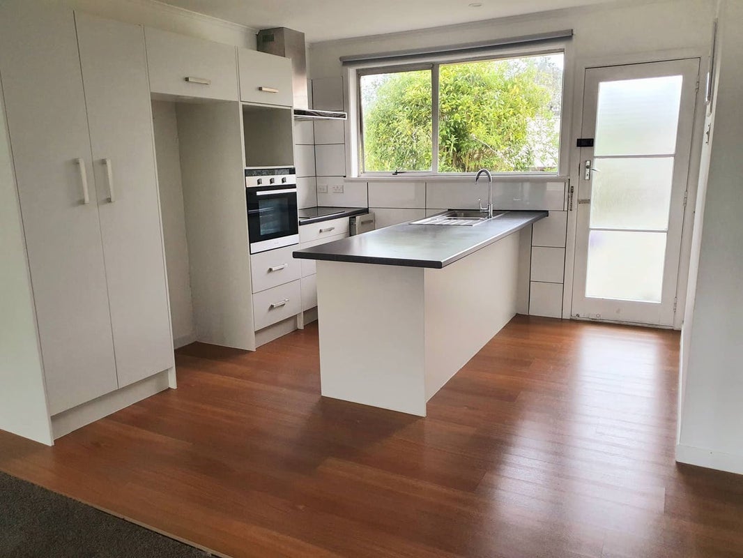 2/21 Simkin Avenue, St Johns, Auckland - Carousel 2