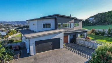 72 Aotea Drive, Aotea, Porirua - Carousel 1