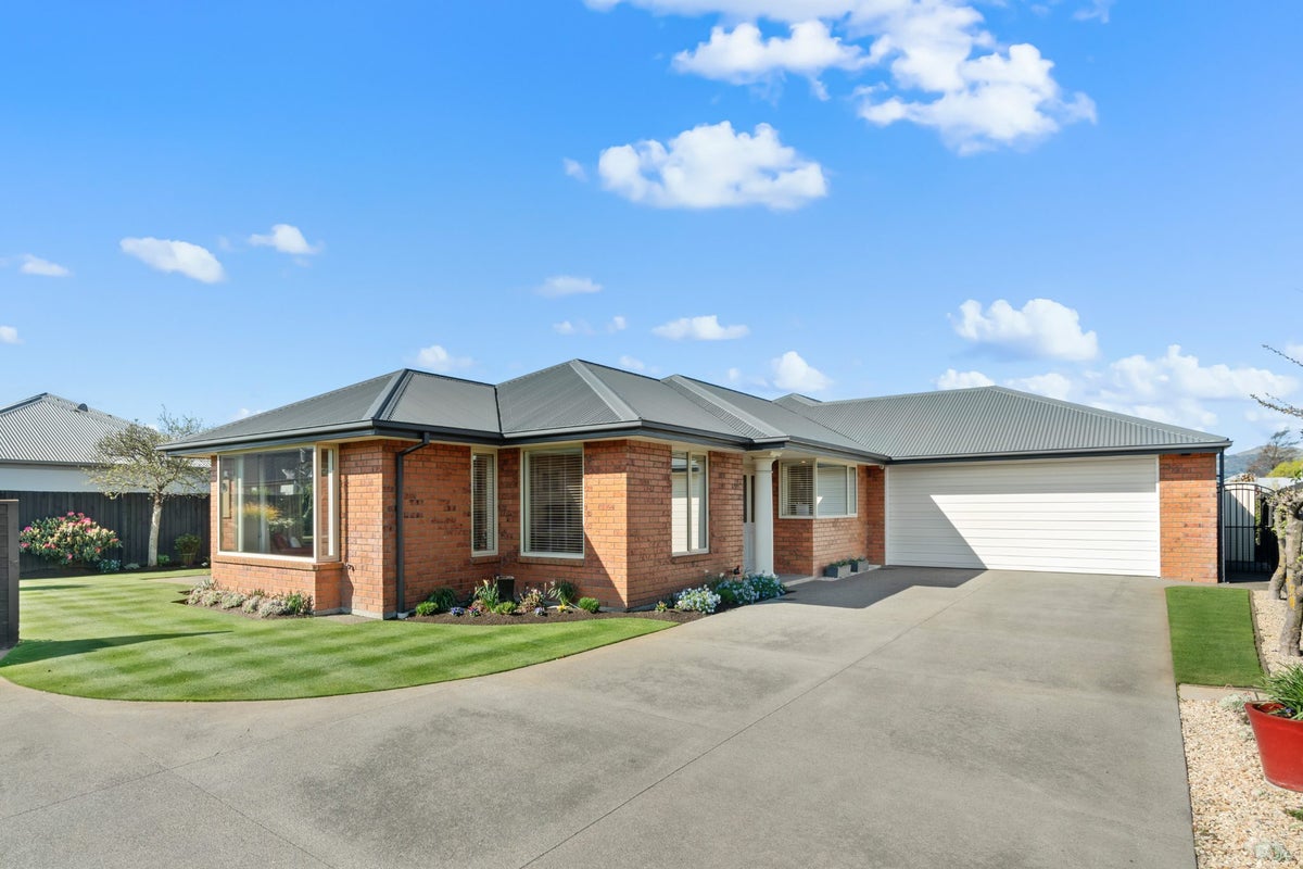 22 Burbank Drive, Aidanfield, Christchurch - Carousel 2