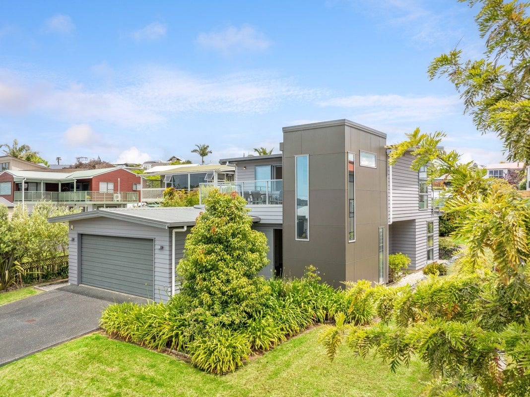 9 Arohia Place, Snells Beach, Snells Beach - Carousel 1
