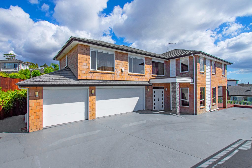 15 Bejoy Rise, East Tamaki Heights, Auckland - Carousel 1