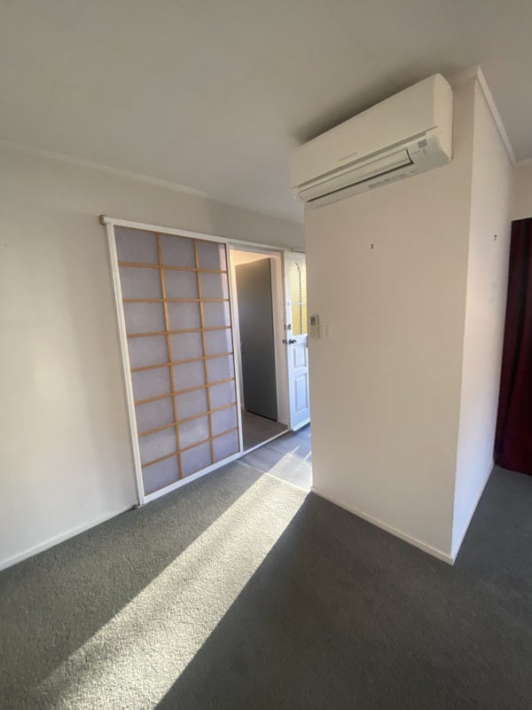 1A Burdendale Grove, Churton Park, Wellington - Carousel 2
