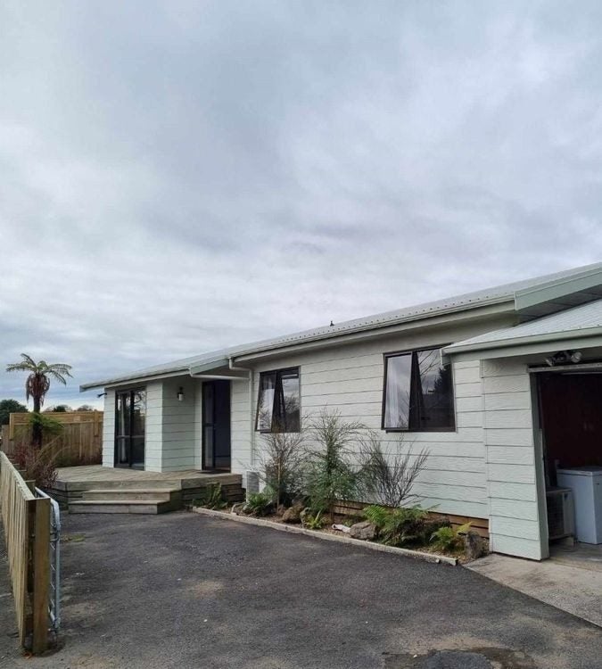 17 Lee Road, Hannahs Bay, Rotorua - Carousel 1