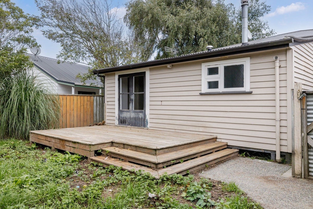 6 Charles Cross Street, Longburn, Palmerston North - Carousel 20