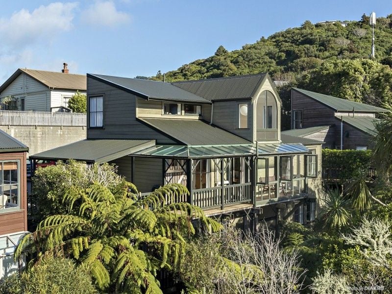 11 Waikowhai Street, Ngaio, Wellington - Carousel 1