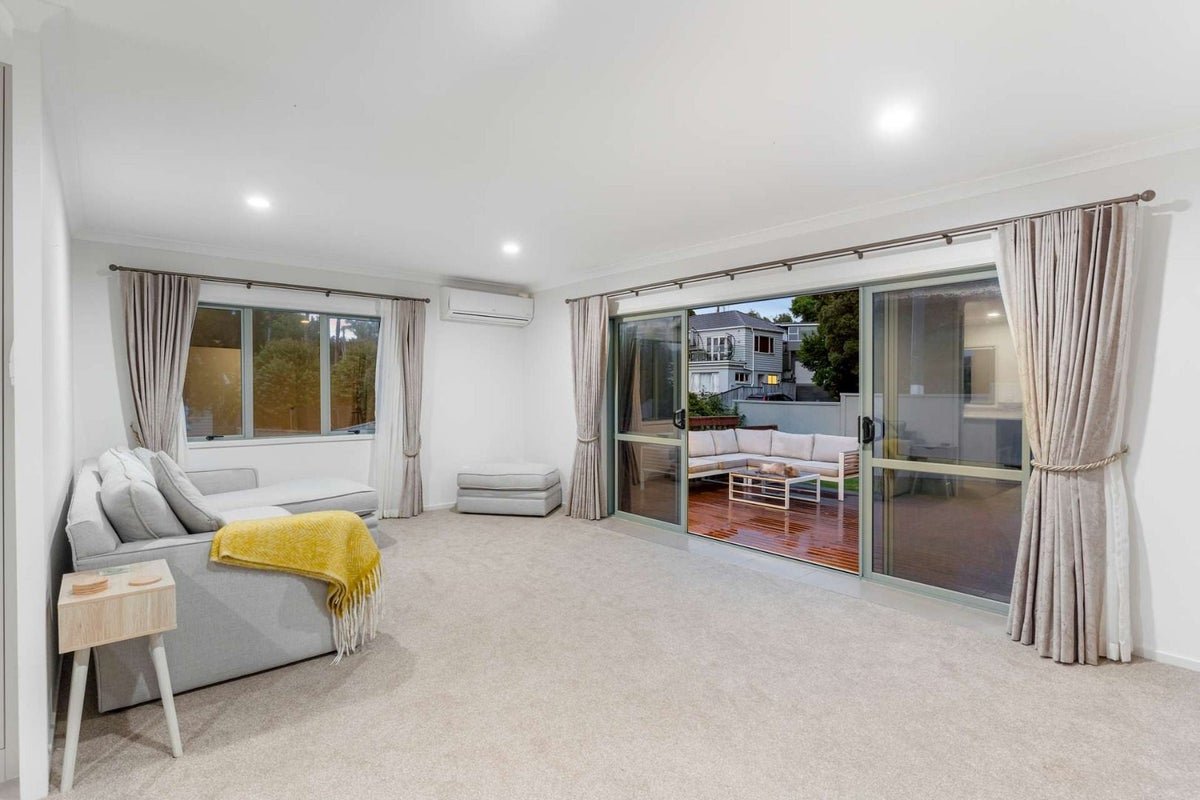 24A Alexander Street, Cockle Bay, Auckland - Carousel 2