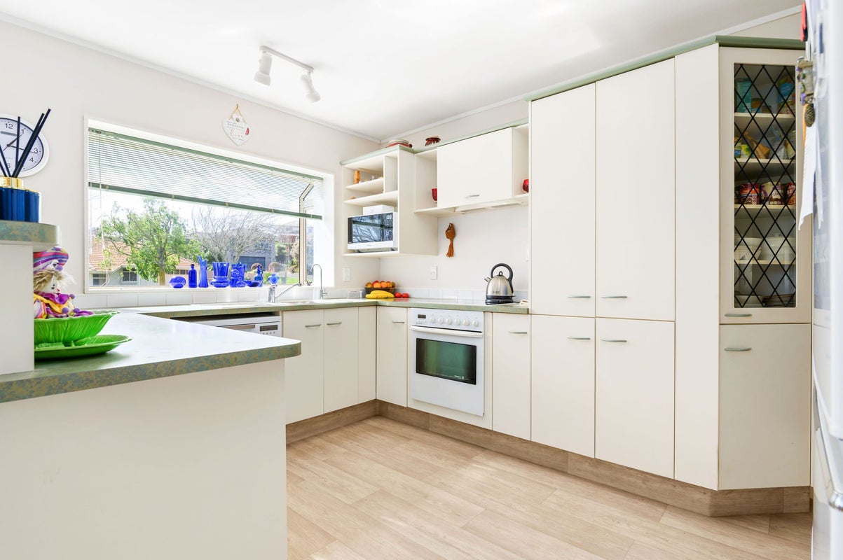 4 West Ridge Drive, Western Heights, Hamilton - Carousel 2