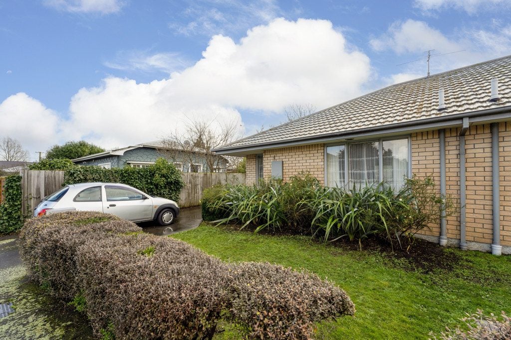 27 Hornbrook Street, Waltham, Christchurch - Carousel 1